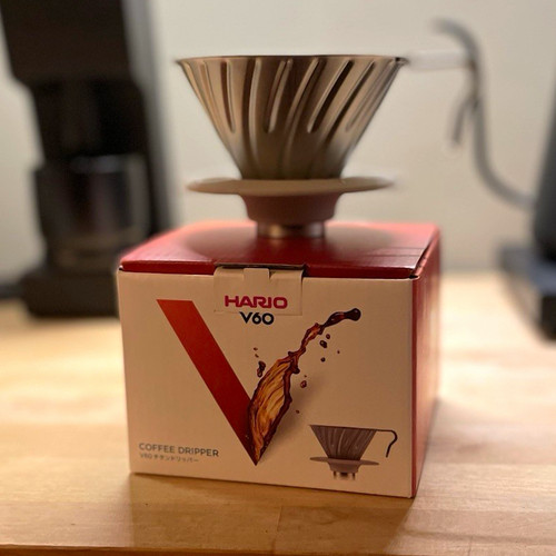Hario v60 titanium - dripper, 01